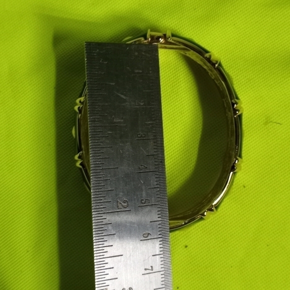 Goldtone blue gold pyramids hinged clamper bracelet - Picture 5 of 5